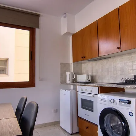 Phaedrus Living: Flat 103 *