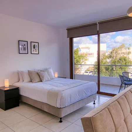 Phaedrus Living: Flat 103