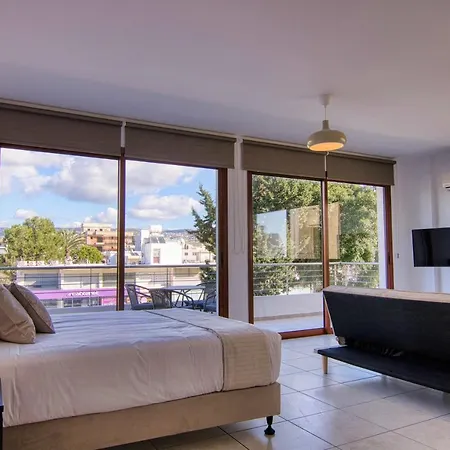Phaedrus Living: Flat 103 Appartement